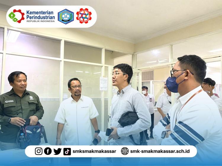 { S M A K - M A K A S S A R} : Sosialisasi percepatan pelaksanaan  program kegiatan SMAK Makassar